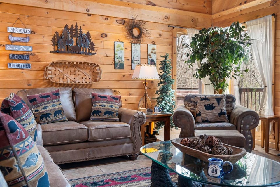 Trail's End Cabin Cabin in Ridgedale