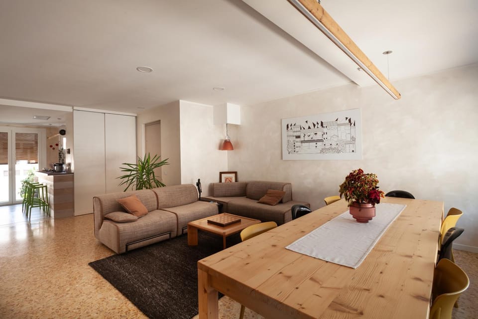 Communal lounge/ TV room, Seating area, furniture, kitchen