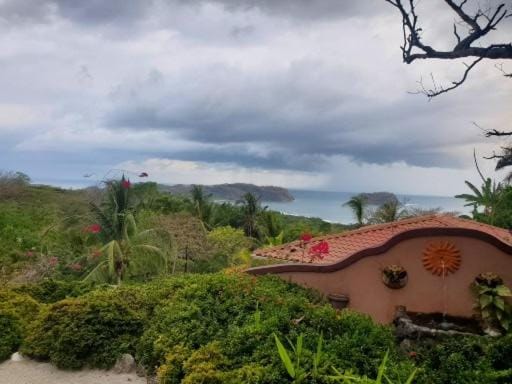 PACIFIC VISTA, Panoramic Beach & Ocean Views House in Guanacaste Province