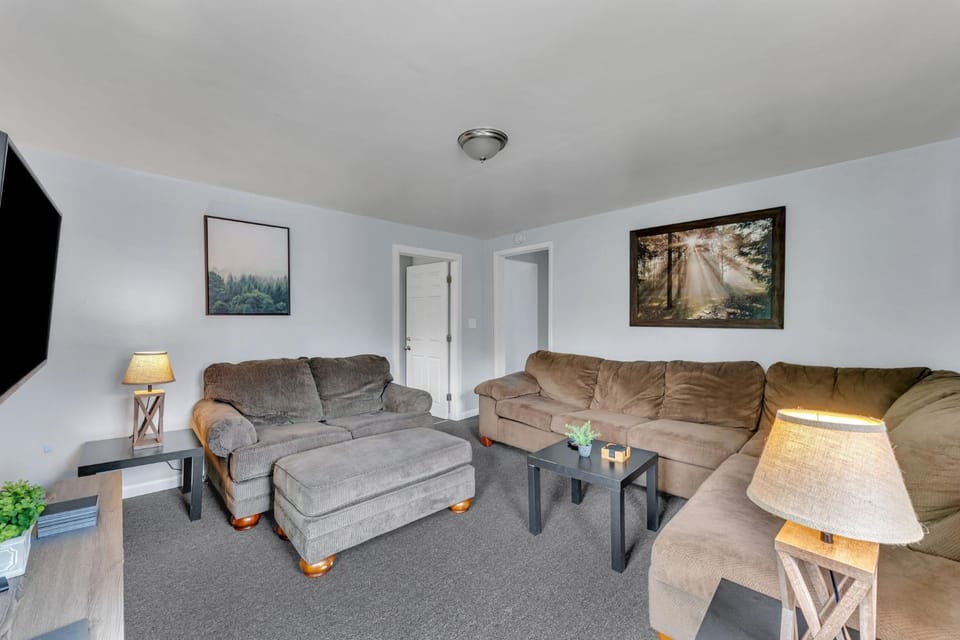 Babe Ruth Apt 2 All Star Baseball Rentals Apartment in Oneonta