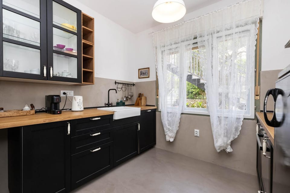 Coffee/tea facilities, kitchen