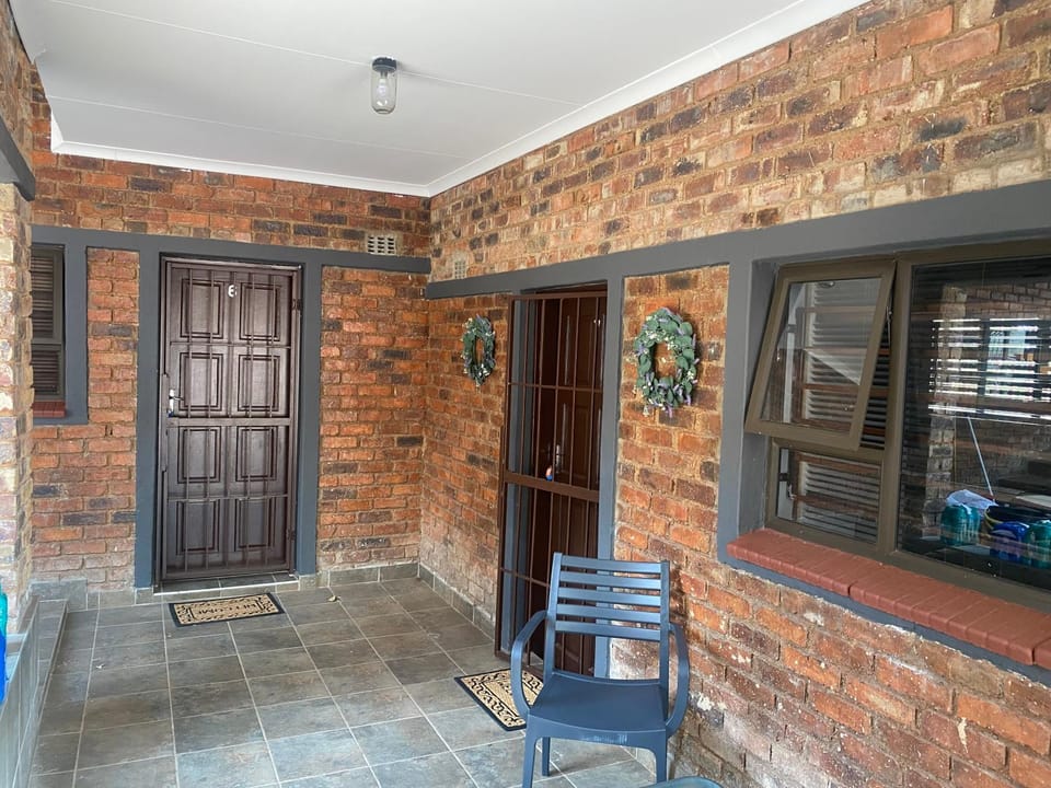 6 the Curve Unit 7 Apartment in Johannesburg