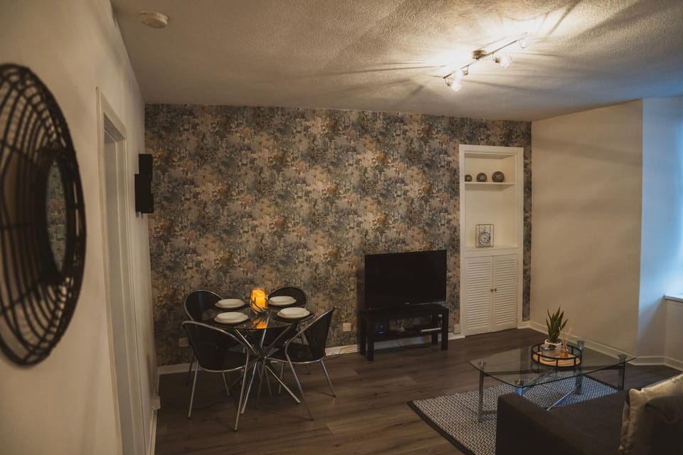 TV and multimedia, Living room, Dining area