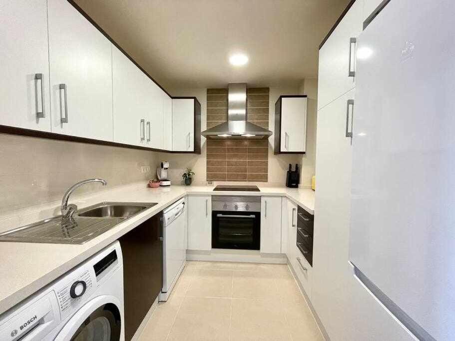 Apartamento con piscina, padel y vistas al mar Apartment in Valencian Community