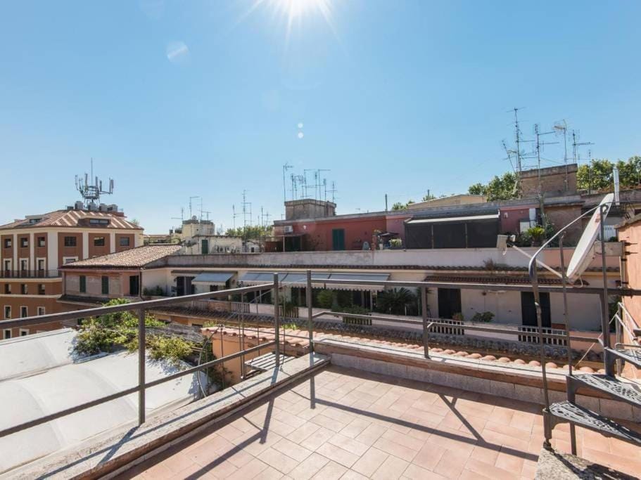Panoramic Terrace Trastevere Apartment in Rome