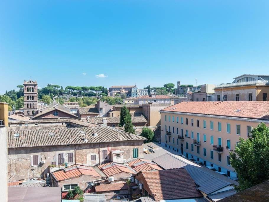 Panoramic Terrace Trastevere Apartment in Rome