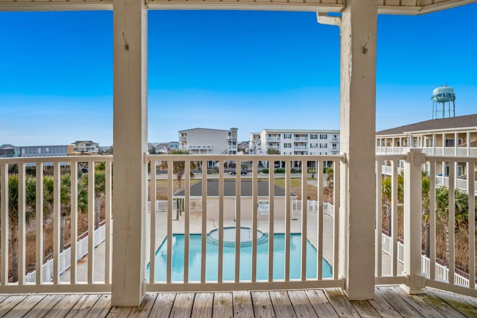A1A By Oak Island Accommodations Apartment in Oak Island