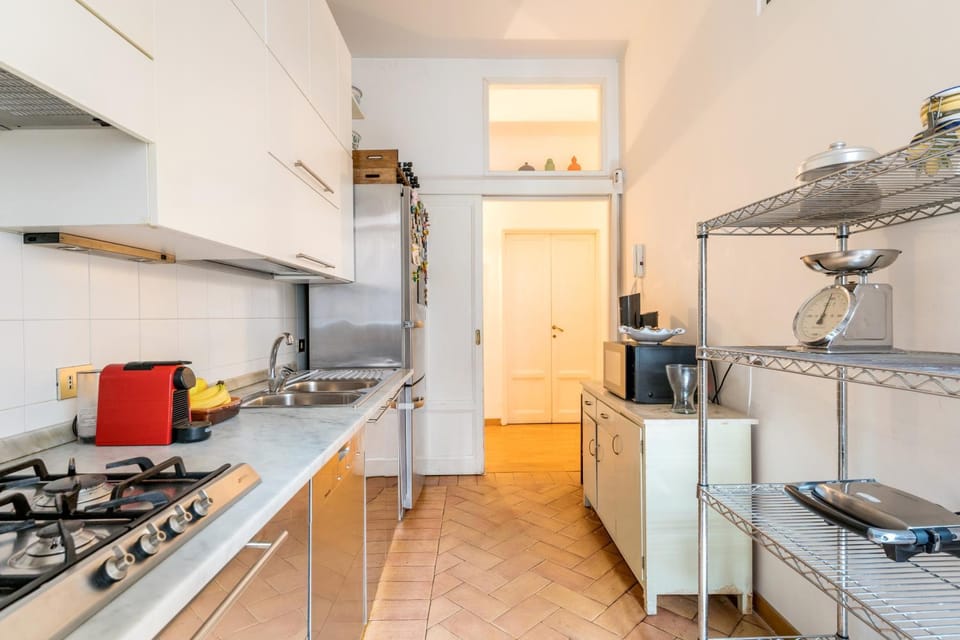 Coffee/tea facilities, Kitchen or kitchenette, oven, stove, toaster