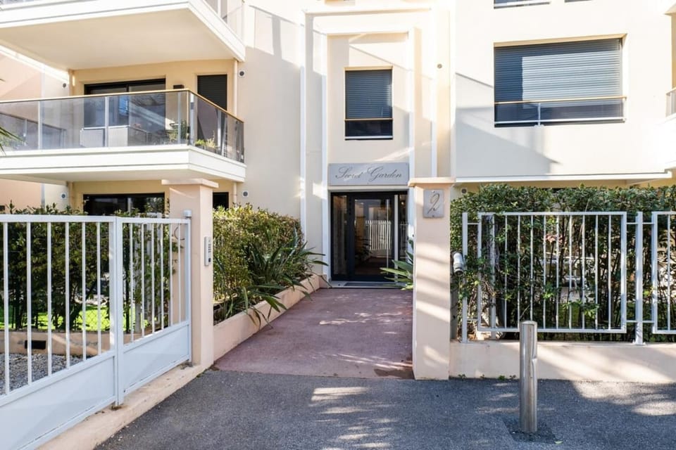 1-Br apartment in Palm Beach swimming pool Apartment in Cannes