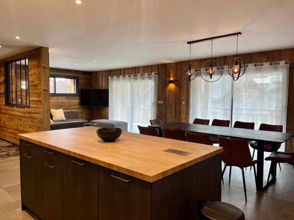 Living room, Dining area