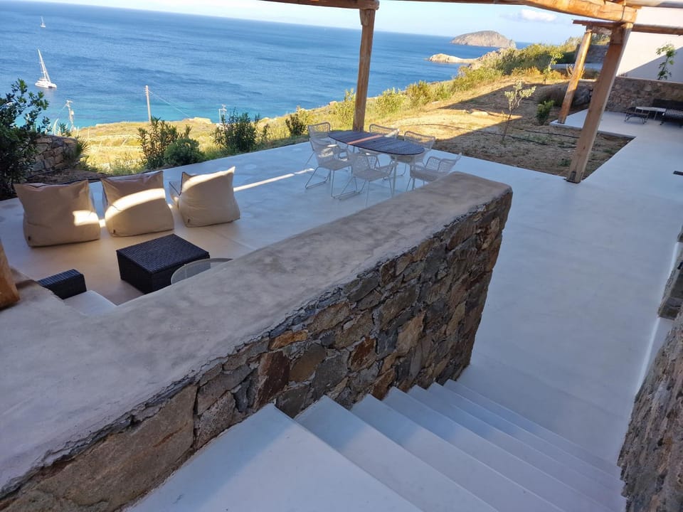 Property building, Balcony/Terrace
