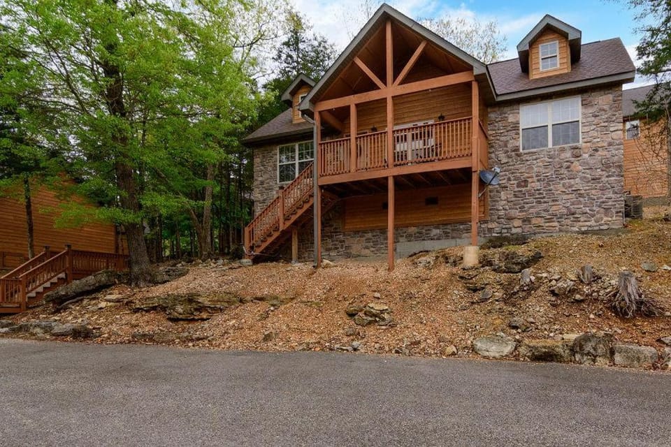 Hibernation Hollow at Stonebridge House in Table Rock Lake