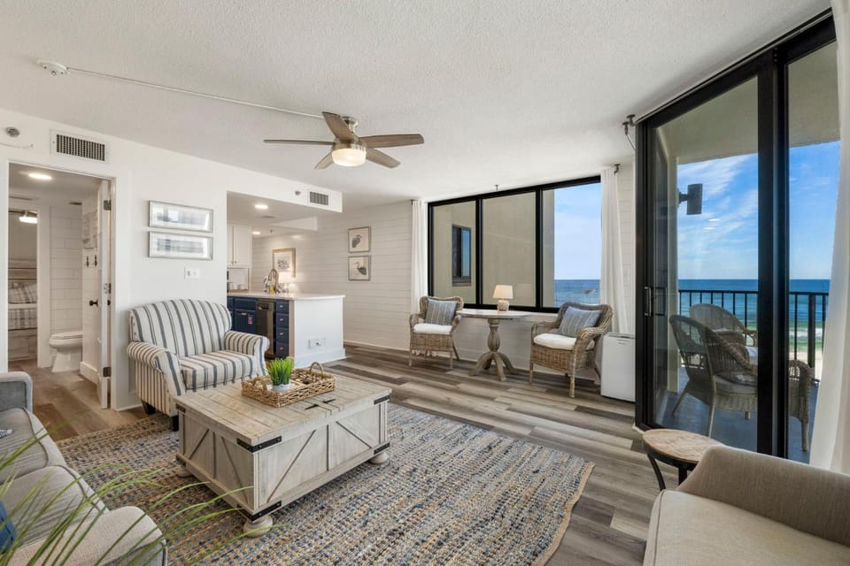 Natural landscape, Living room, Seating area, Dining area, Sea view, fireplace