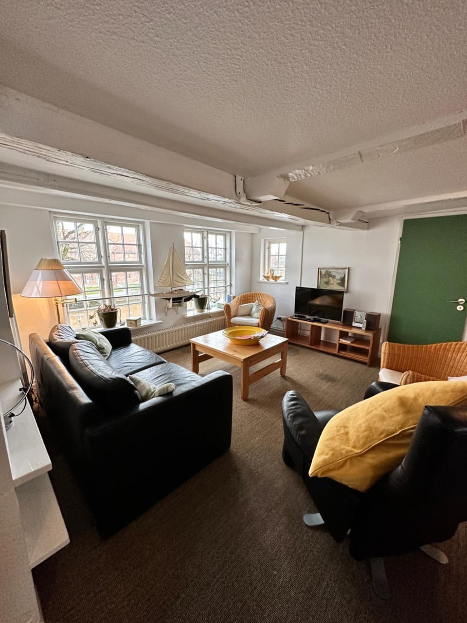 TV and multimedia, Living room, Seating area
