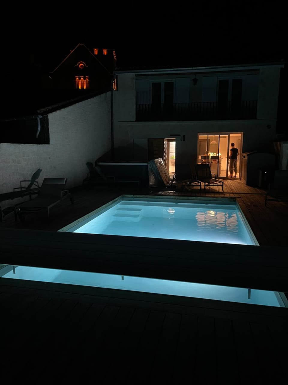 Swimming pool
