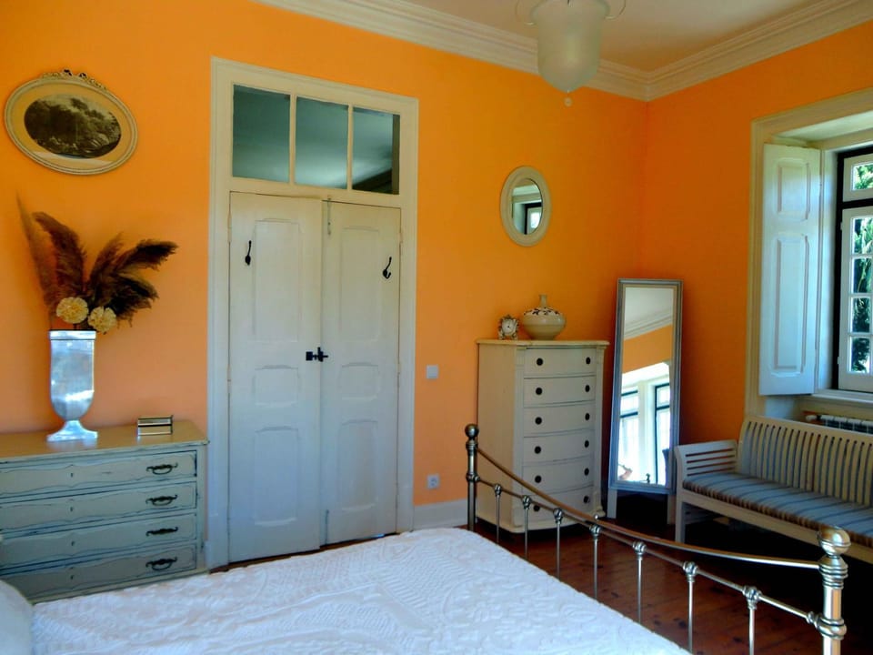 B&B Quarto Rosa Estilo Romântico Vacation rental in Lisbon District