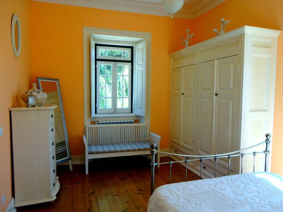 B&B Quarto Rosa Estilo Romântico Vacation rental in Lisbon District