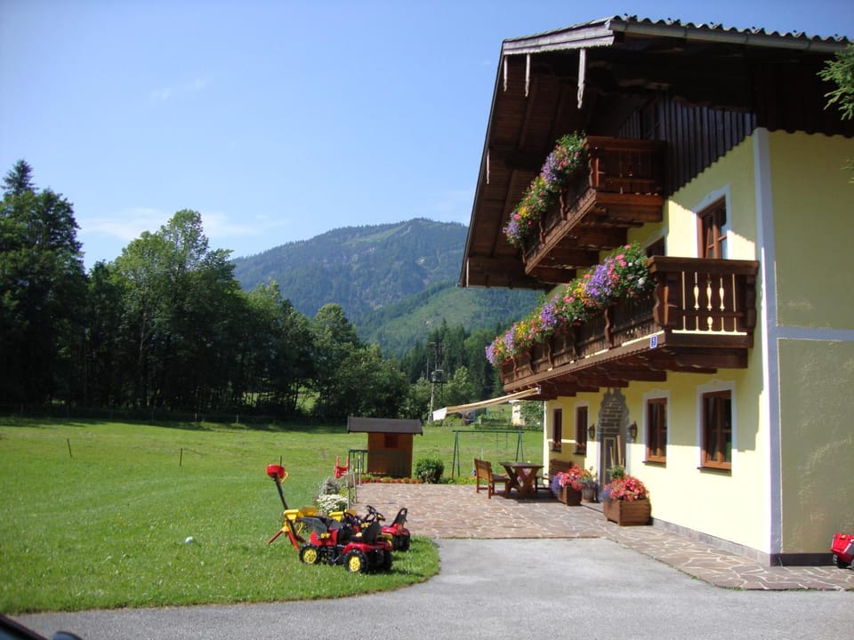 Property building, View (from property/room), Balcony/Terrace, Mountain view