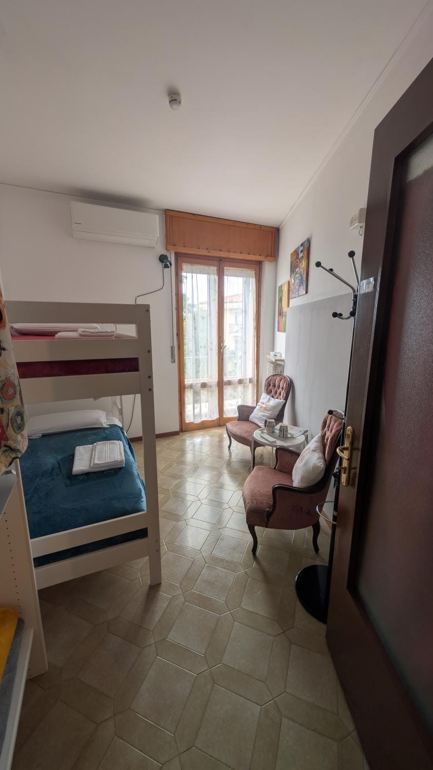 Bedroom, bunk bed, air conditioner