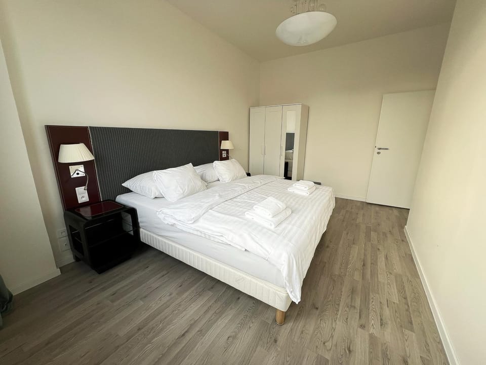 Bed, Photo of the whole room, Bedroom, towels, wardrobe