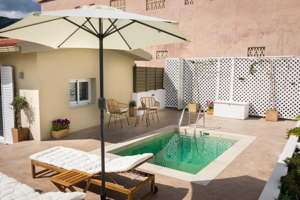 Shower, Patio, Day, Natural landscape, Pool view, sunbed