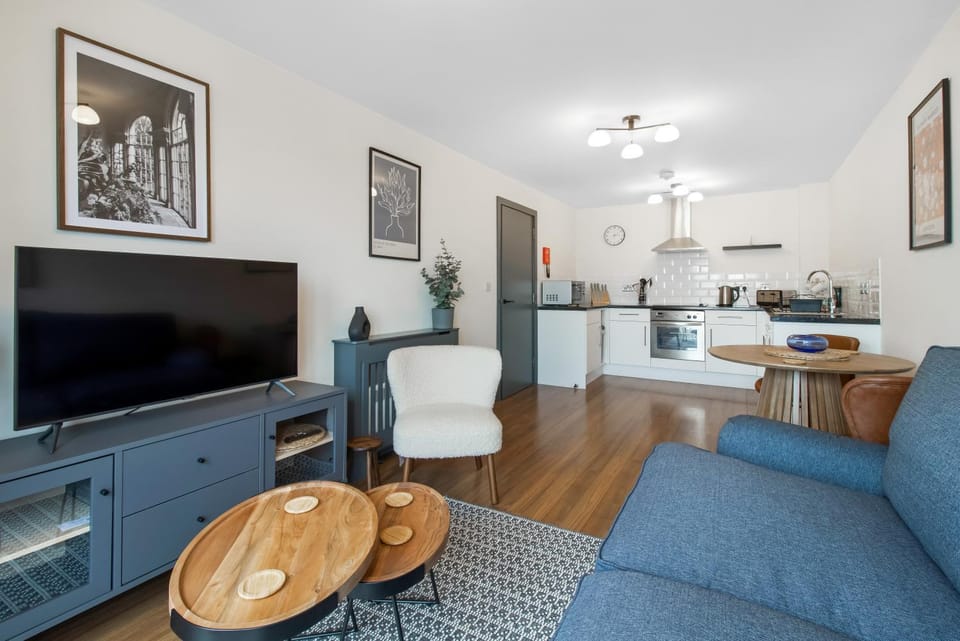 Central 1 BD + Sofa Bed in the Heart of Cheltenham! Apartment in Cheltenham