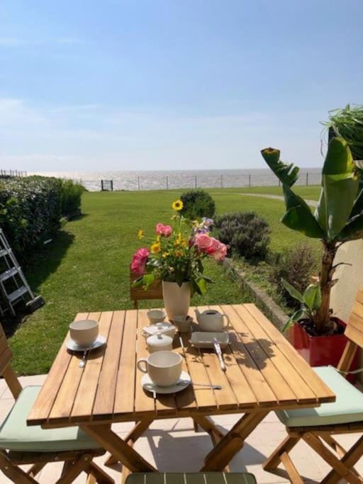 Studio-terrasse 3* bord de mer Châtelaillon plage Apartment in France