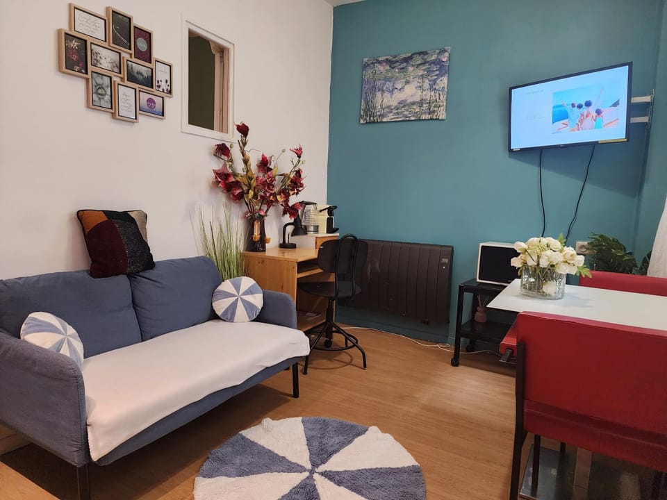 TV and multimedia, Living room, Seating area