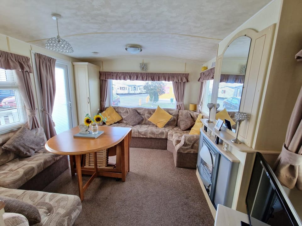 Oasis S193 Caravan, Golden Palm Resort Apartment in Chapel Saint Leonards