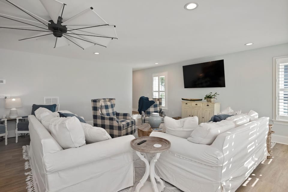 Sound Waves by Oak Island Accommodations House in Caswell Beach