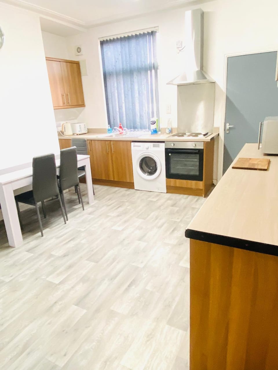 Beautiful 4 Bedroom 2 bathroom House close to city centre House in Leeds