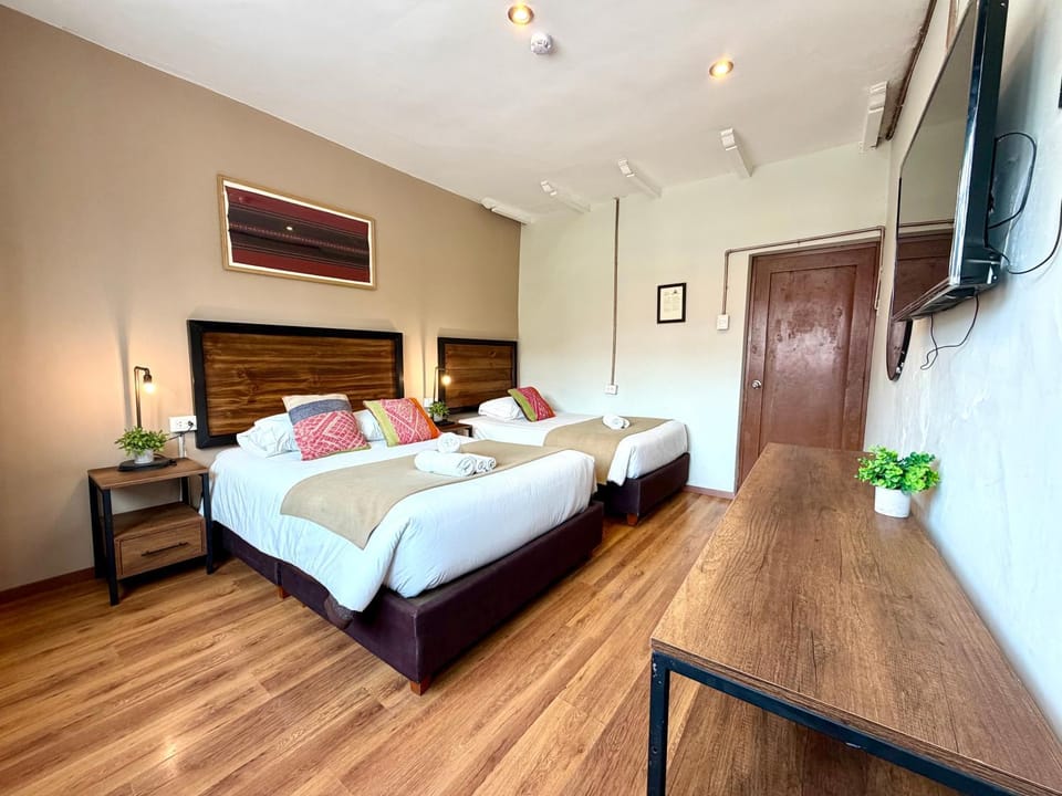 Bed, Bathroom, TV and multimedia, Photo of the whole room, Evening entertainment, Bedroom, wardrobe