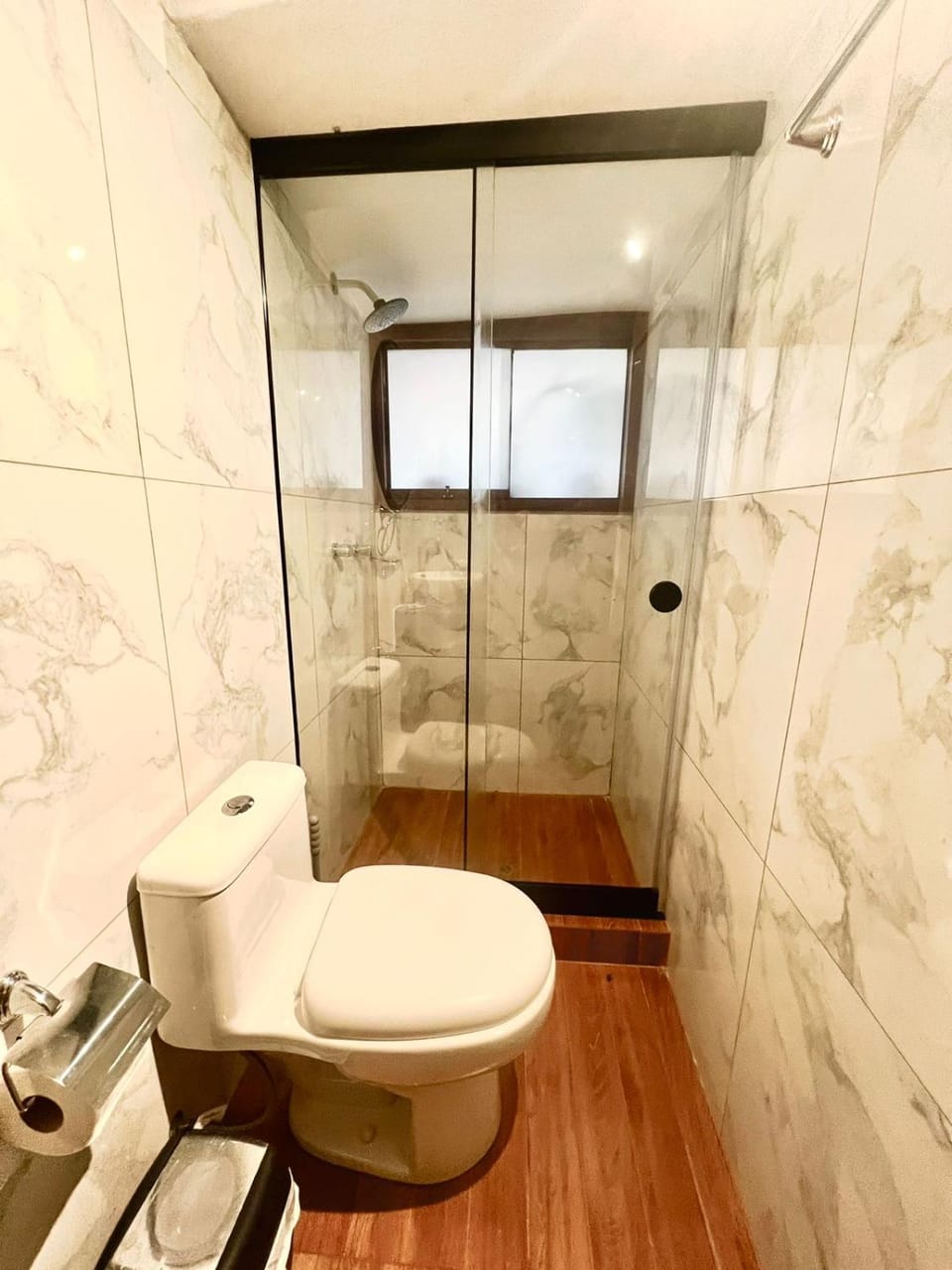 Shower, Toilet, Bathroom, heating, towels