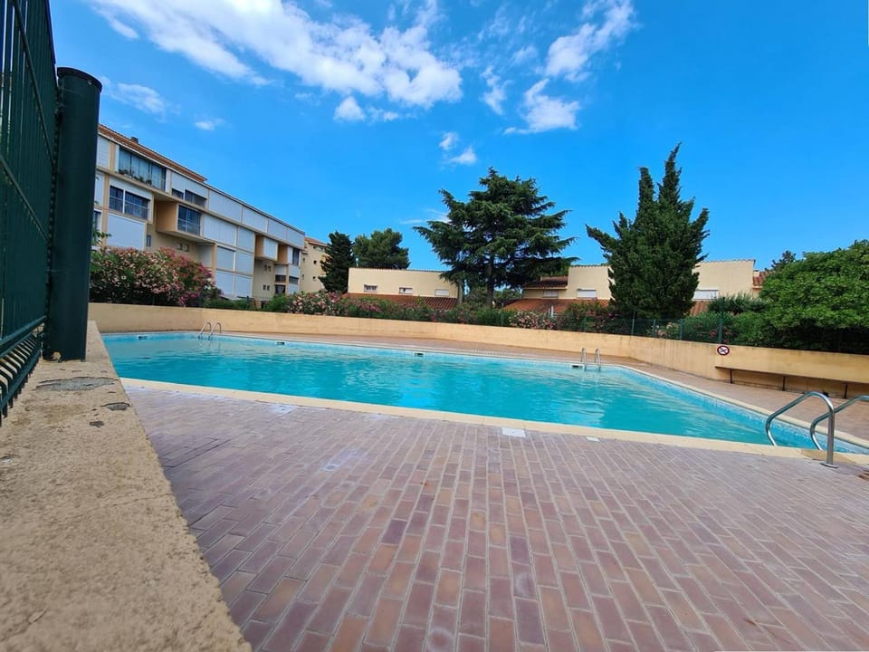 Studio cabine avec Jardin Privatif, Plage et Commerces à 300m - 4 Couchages, Argelès-sur-Mer - FR-1-388-214 Cabin in Argeles-sur-Mer