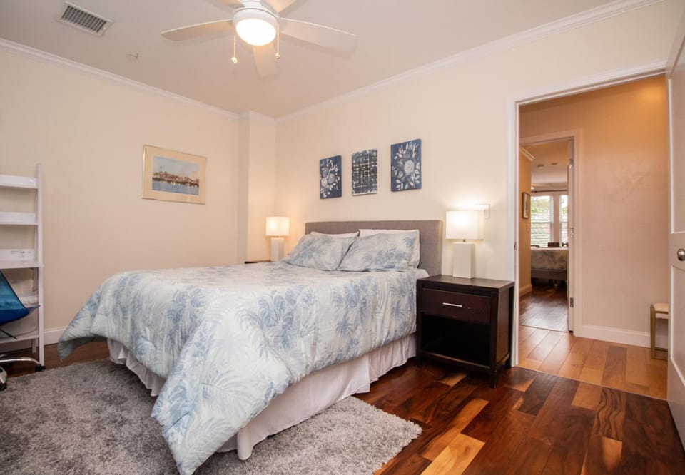 2 Bedroom Unit w Elevator & In-Unit Laundry Apartment in Boston