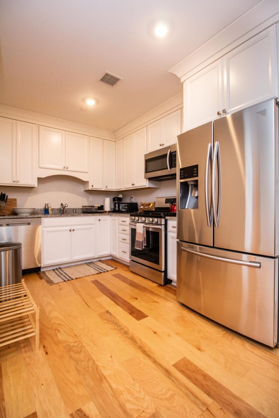 2 Bedroom Unit w Elevator & In-Unit Laundry Apartment in Boston
