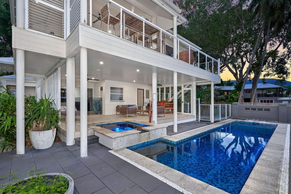 Belle Escapes SeaChange at Clifton beach Luxury Beachfront Home House in Cairns