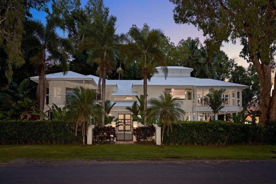 Property building, Garden