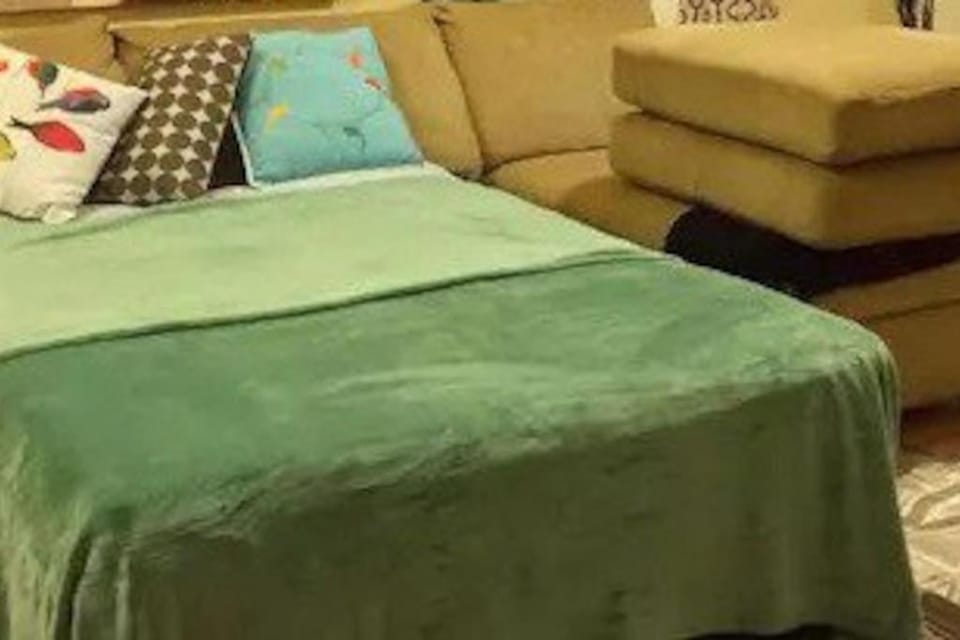 Bed, Living room