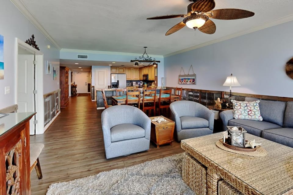 Kitchen or kitchenette, Living room, Seating area, Dining area, furniture, air conditioner