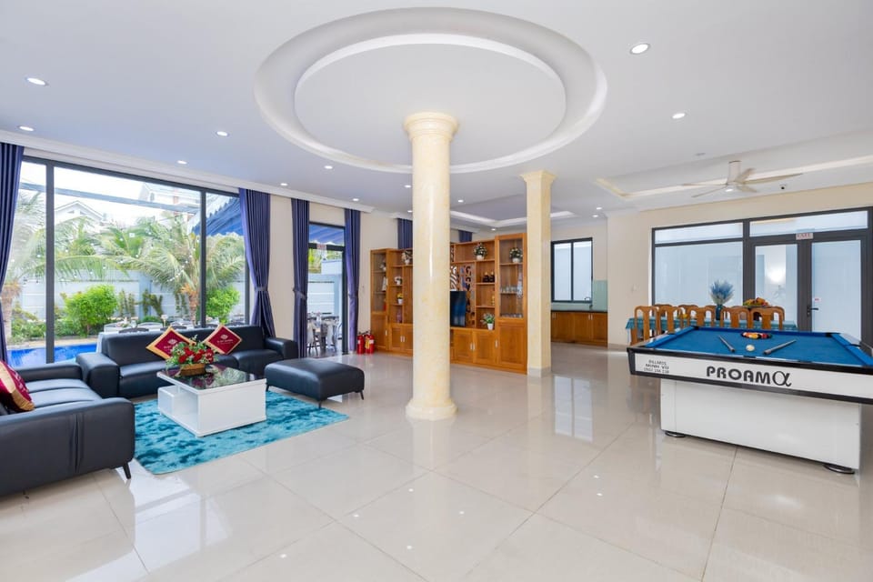 Luxury Chilinh - Large Swimming Pool - 200M To The Sea Villa in Vung Tau