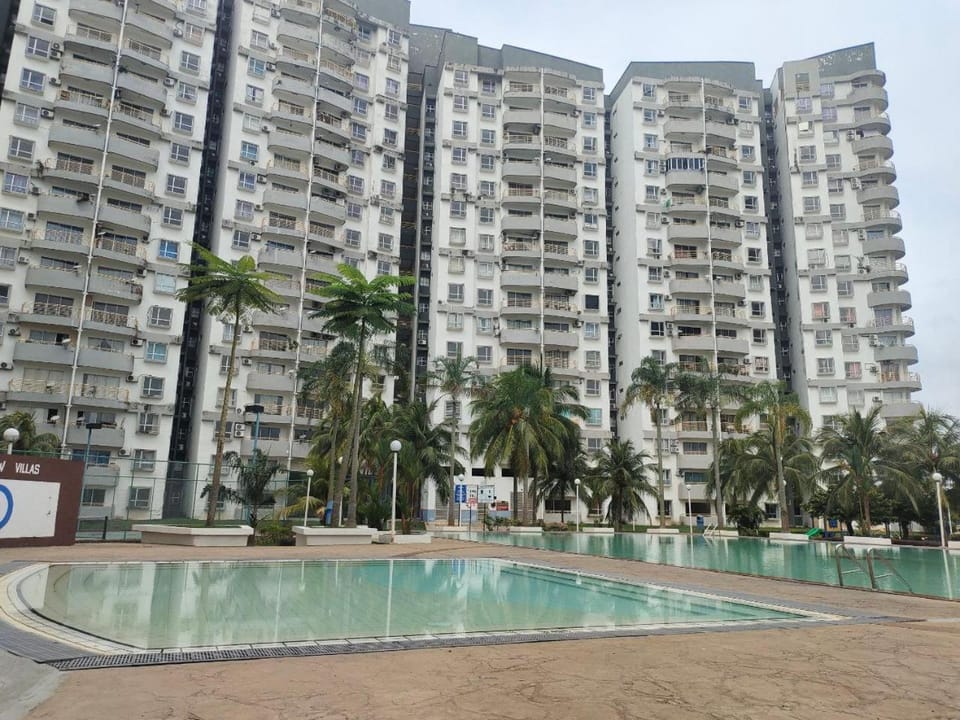 Swimming pool, Swimming pool