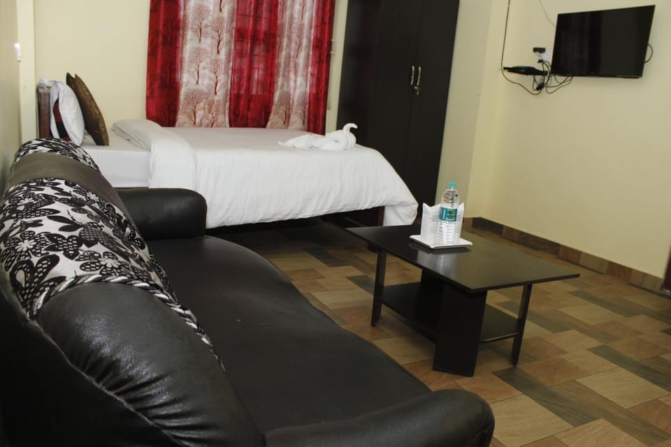 Bed, Seating area, Bedroom
