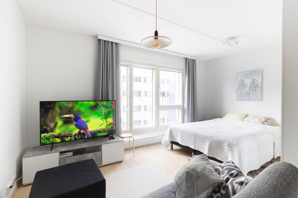 Bed, TV and multimedia, View (from property/room), Photo of the whole room, Bedroom