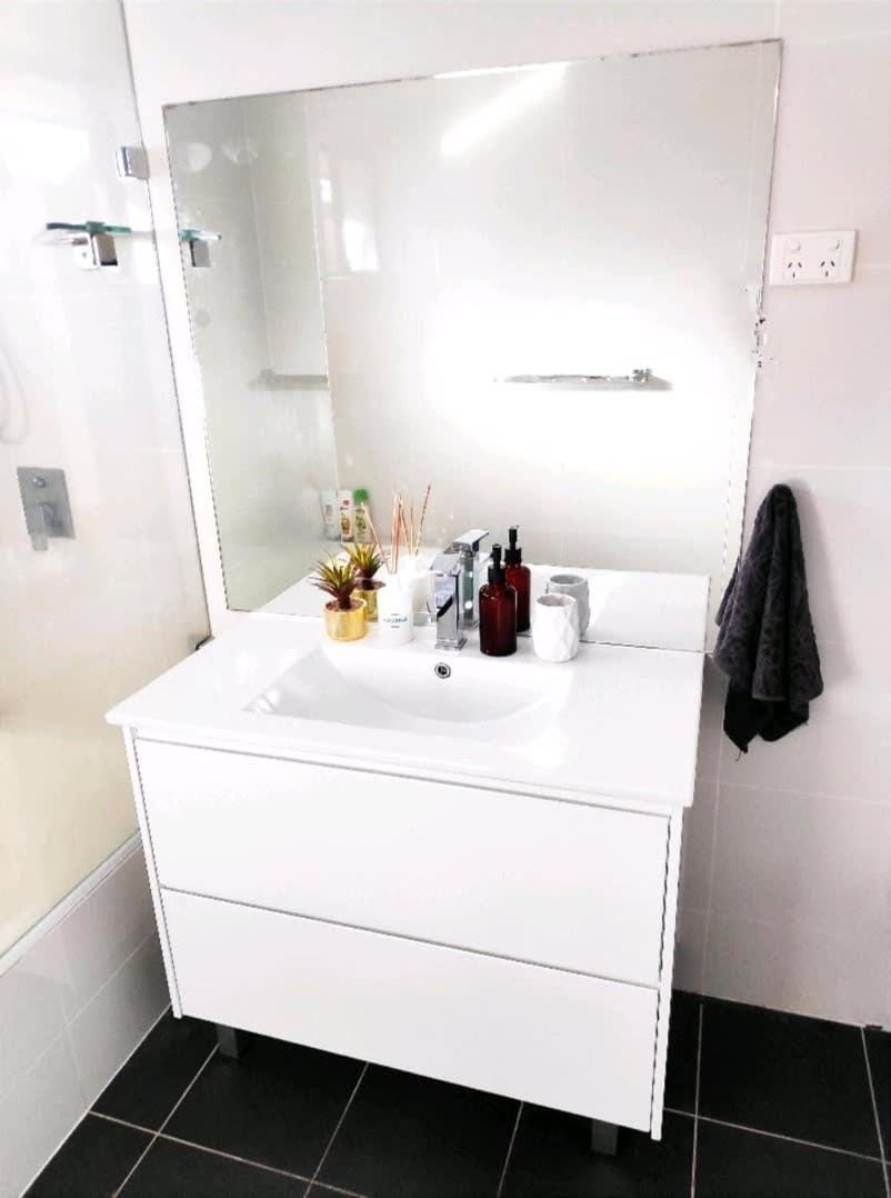 ¶Beautiful Pet Friendly Bedroom Room+TV + Wifi Pet Friendly Vacation rental in Sydney