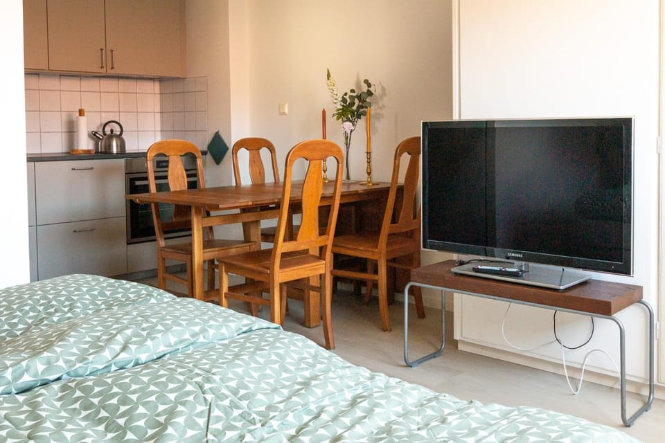 TV and multimedia, Dining area