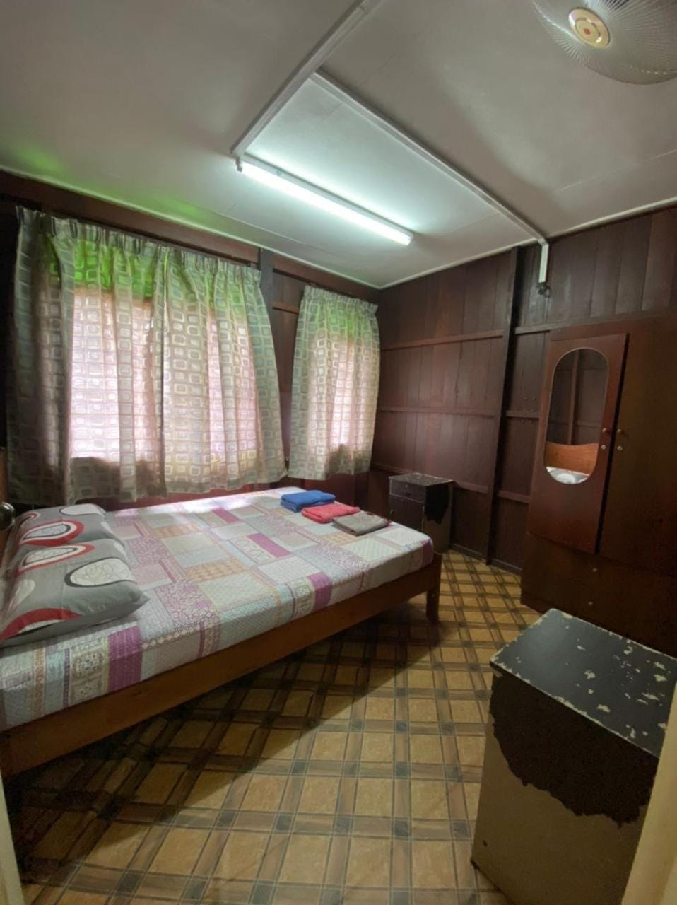 TINGKAT ATAS ONLY Homestay 4 minit ke Jeti Pulau Kapas Marang House in Terengganu, Malaysia