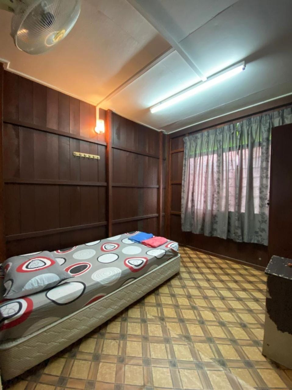 TINGKAT ATAS ONLY Homestay 4 minit ke Jeti Pulau Kapas Marang House in Terengganu, Malaysia
