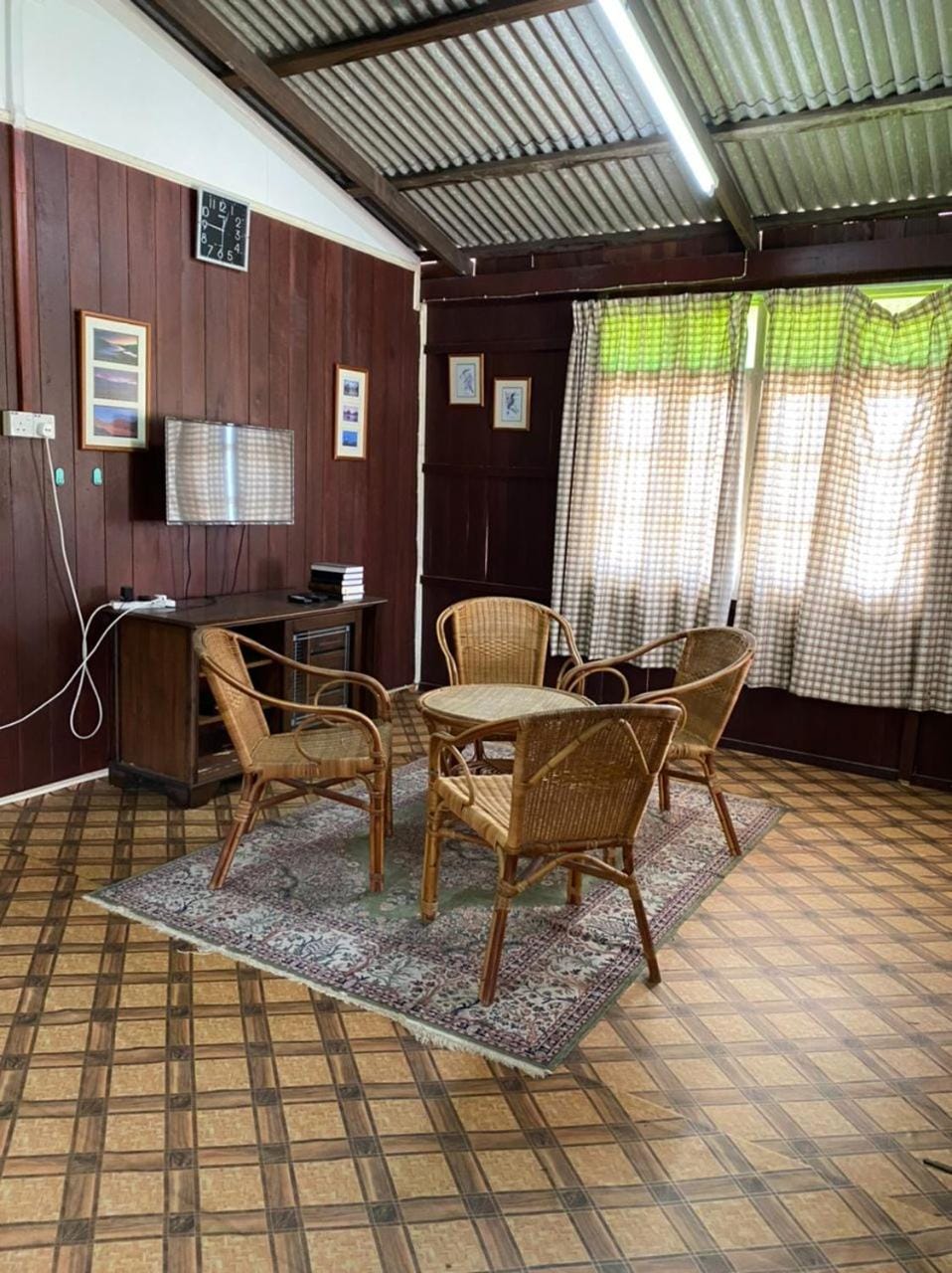 TINGKAT ATAS ONLY Homestay 4 minit ke Jeti Pulau Kapas Marang House in Terengganu, Malaysia