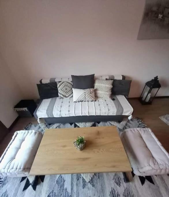 Grand studio refait à neuf Apartment in Provence-Alpes-Côte d'Azur